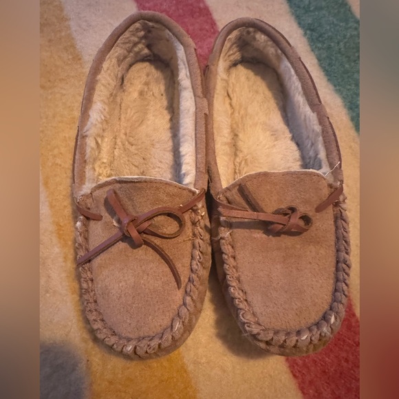 🌙3 FOR $20
LAMO suede and fleece slippers -8 - Picture 3 of 4
